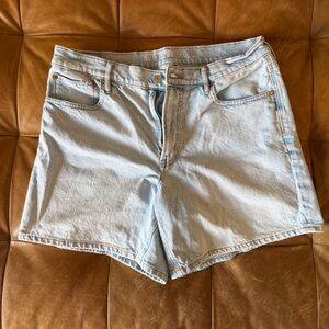 American Eagle Strigid Light Blue Relaxed Denim Shorts